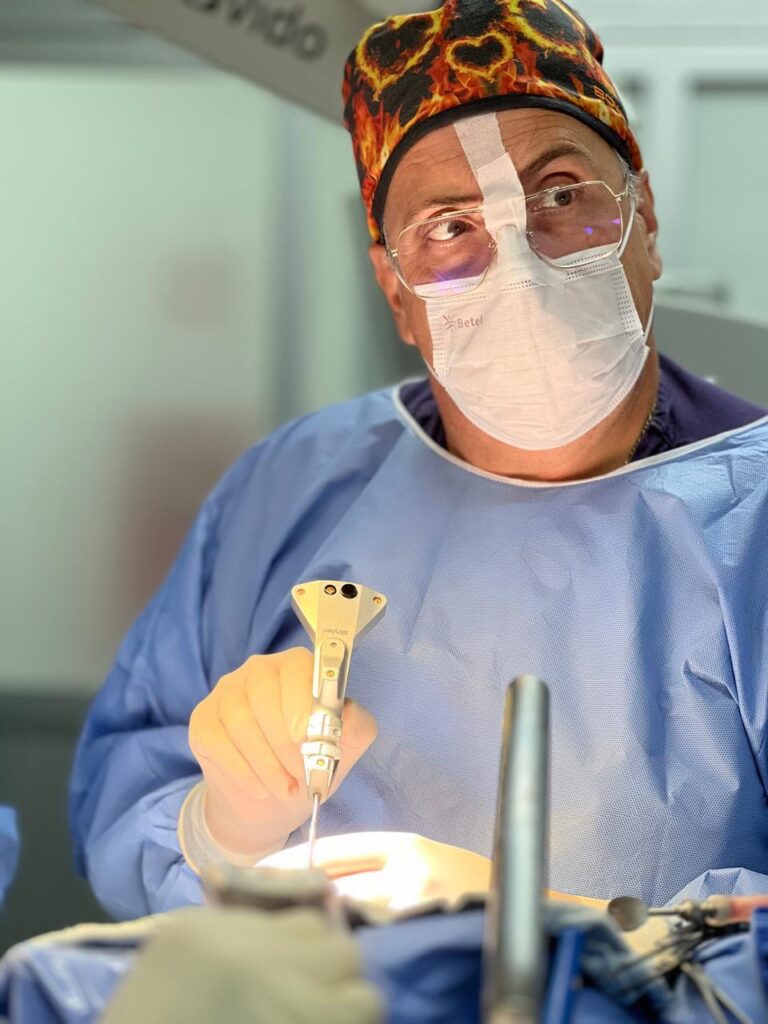 Dr. Amylcar Dvilevicius, neurocirurgião do Hospital Angelina Caron
